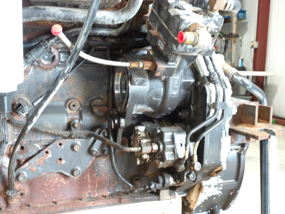 USED CUMMINS ENGINE 5.9L ISB300 REAR DRIVE YEAR 2002 FOR SALE RV Chassis Parts 