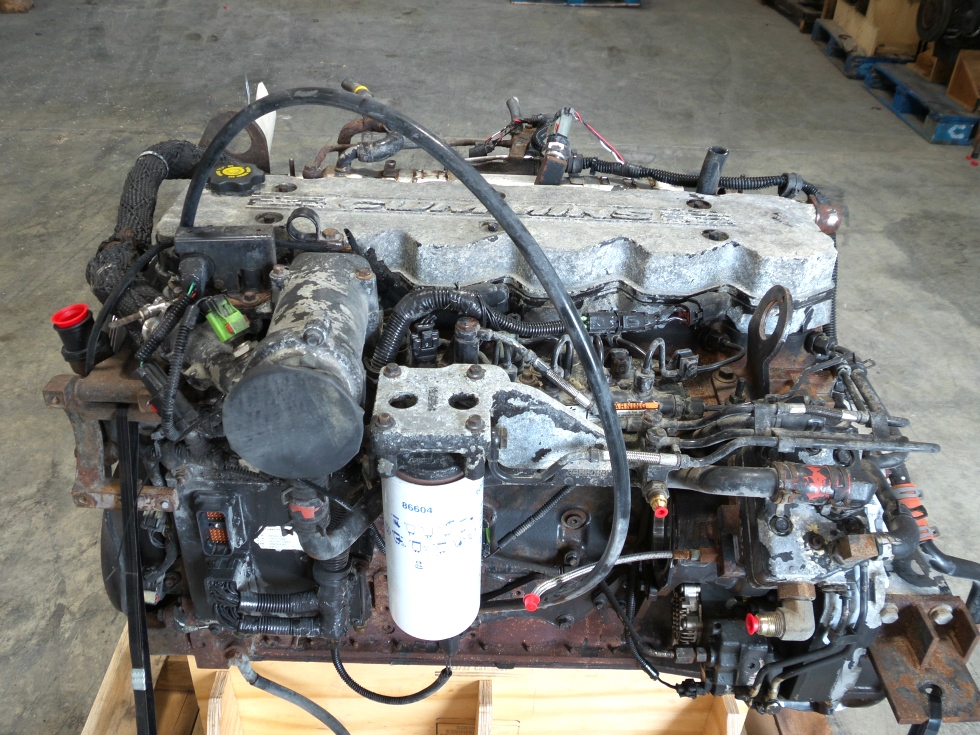 USED CUMMINS ENGINE 5.9L ISB300 REAR DRIVE YEAR 2002 FOR SALE RV Chassis Parts 