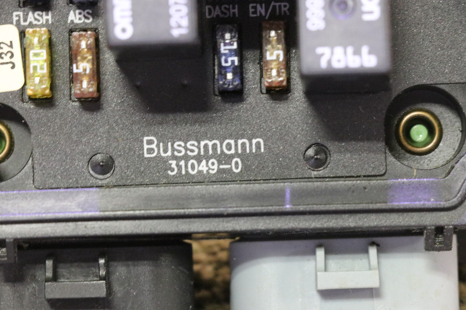 USED RV BUSSMANN 31049-0 MONACO 2 16615335 FUSE BOX FOR SALE RV Chassis Parts 