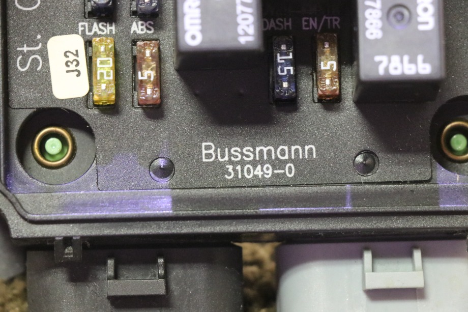 USED RV BUSSMANN 31049-0 MONACO 2 16615335 FUSE MODULE FOR SALE RV Chassis Parts 