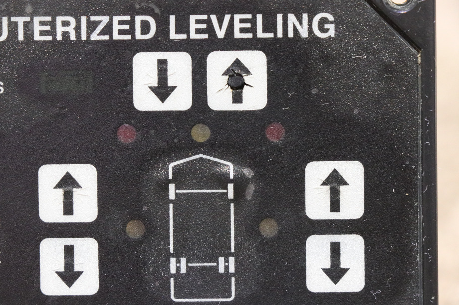 USED RV HWH COMPUTERIZED LEVELING TOUCH PAD FOR SALE RV Components 