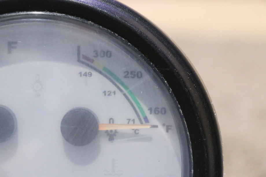 USED RV W-11049-04 4 IN 1 FUEL / TEMP / OIL / TEMP DASH GAUGE FOR SALE RV Components 
