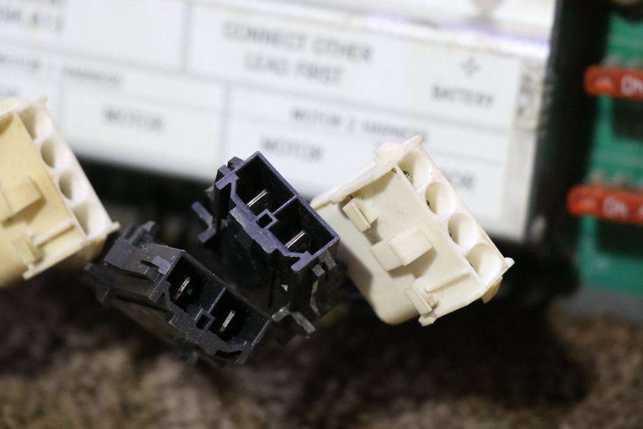USED MOTORHOME POWER GEAR 1510000165 SLIDE CONTROL BOARD FOR SALE RV Components 