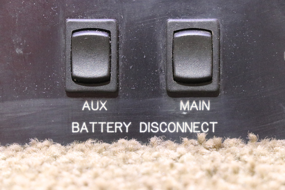 USED MOTORHOME BATTERY DISCONNECT F2075 AUX/MAIN SWITCH PANEL FOR SALE RV Components 