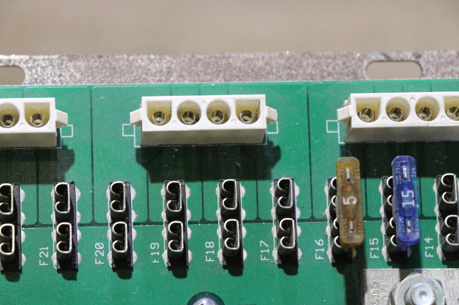 USED RV 16616143 KIB FUSE PANEL FOR SALE RV Components 