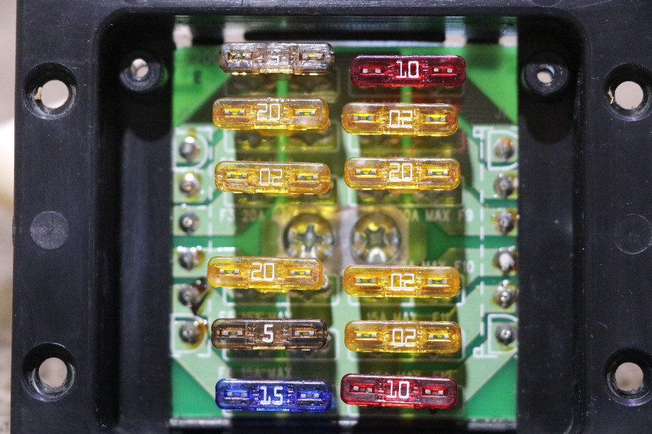 USED MOTORHOME INTELLITEC 00-00884-000 FUSE PANEL FOR SALE RV Components 