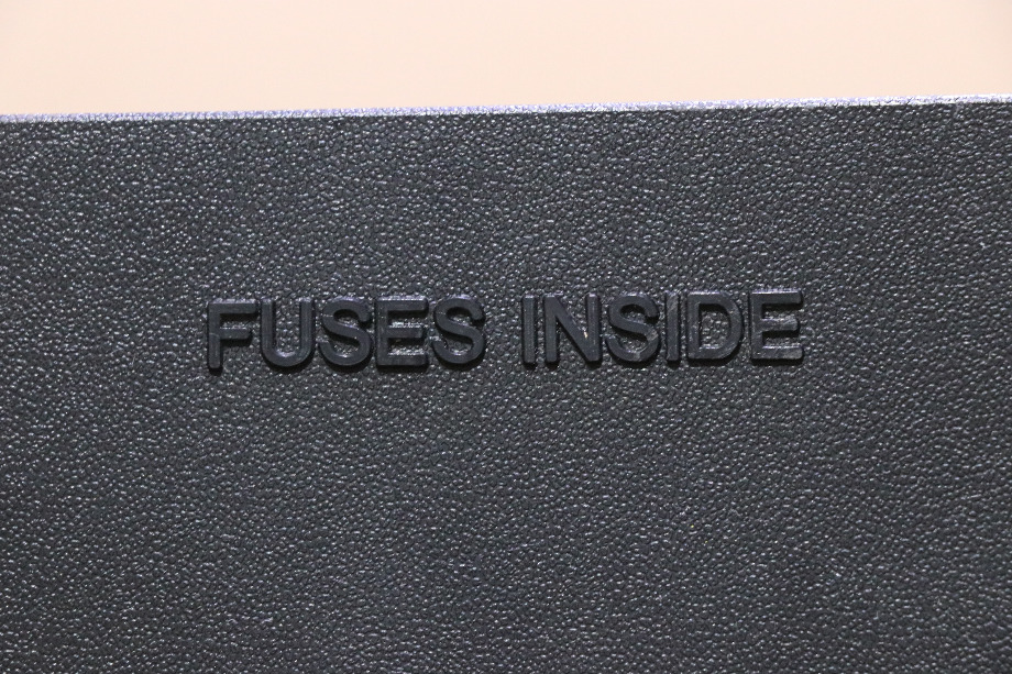 USED RV/MOTORHOME INTELLITEC FUSE PANEL 00-00585-000 FOR SALE RV Components 