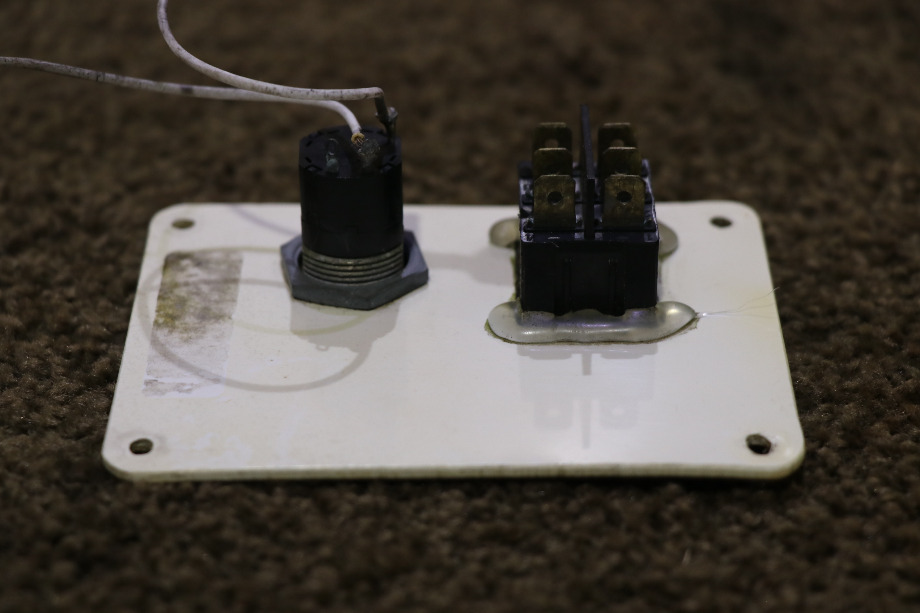 USED BED SLIDE KEY & SWITCH PANEL RV/MOTORHOME PARTS FOR SALE RV Components 