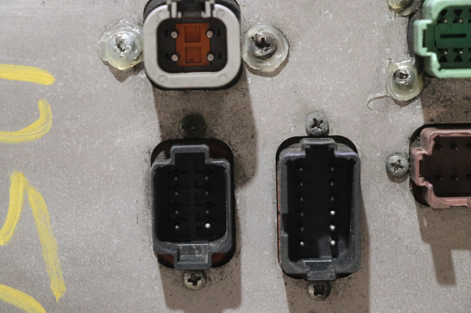USED MOTORHOME HWH AP32233 LEVELEZE CONTROL BOX FOR SALE RV Components 