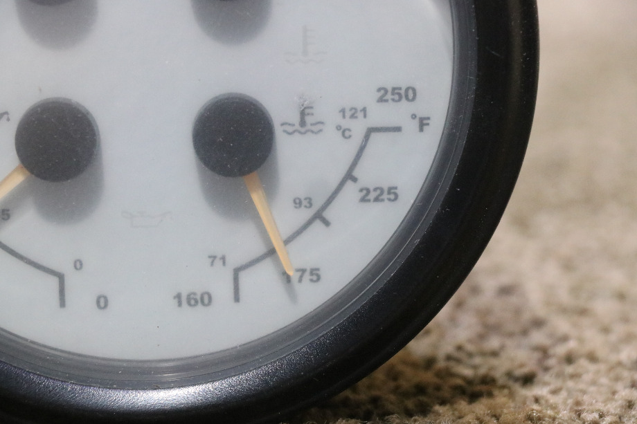 USED RV 101592 4 IN 1 FUEL / TEMP / OIL / TEMP DASH GAUGE FOR SALE RV Components 
