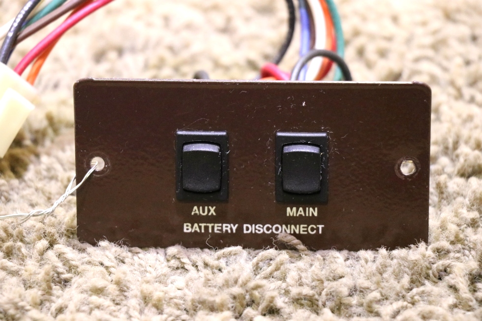RV Components USED AUX / MAIN MOTORHOME BATTERY DISCONNECT SWITCH PANEL