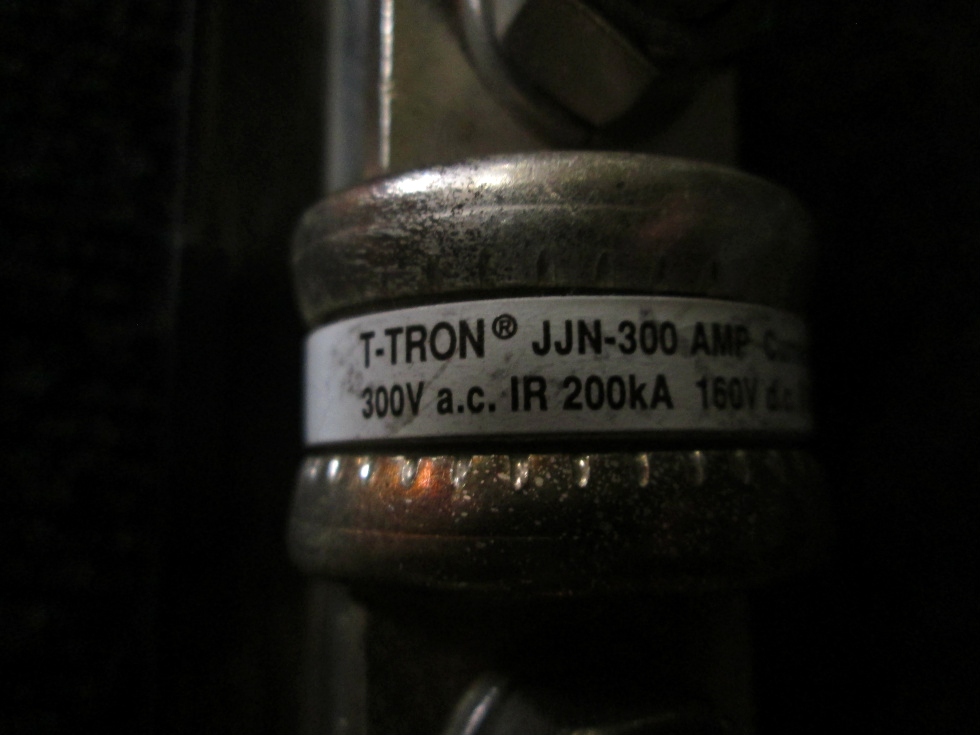 RV Components USED RV/MOTORHOME TRACE ENGINEERING INVERTER/BATTERY FUSE