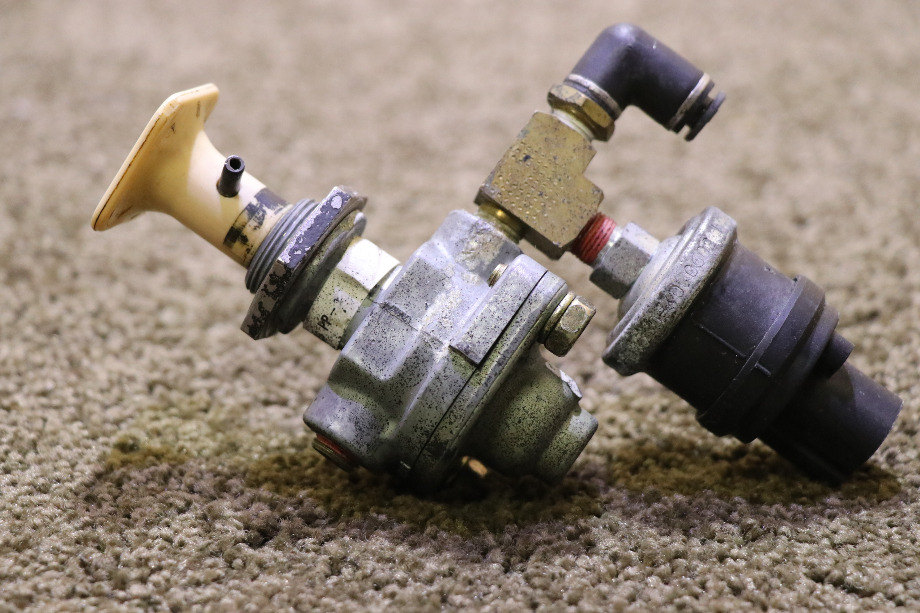 USED RV/MOTORHOME BENDIX PARKING BRAKE PULL / PUSH SWITCH FOR SALE RV Components 