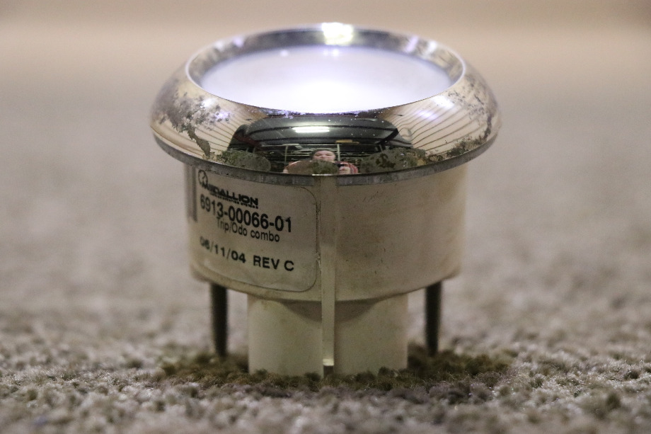 USED MOTORHOME MEDALLION TRIP/ ODOMETER COMBO DASH GAUGE 6913-00066-01 FOR SALE RV Components 