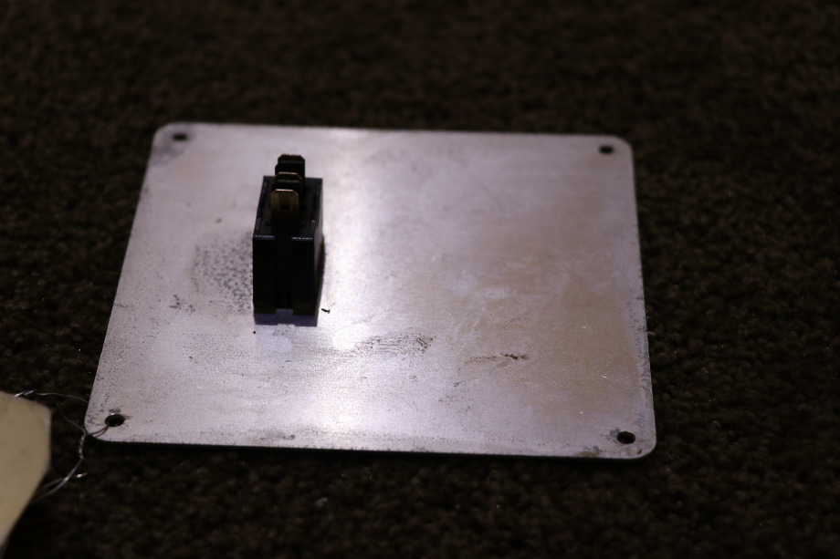 USED RV FLEETWOOD SLIDE-OUT ROOM EXTENSION SWITCH PANEL BY POWER GEAR FOR SALE RV Components 