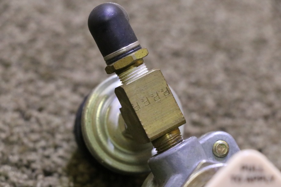 USED RV 284726 BENDIX PARKING BRAKE PUSH / PULL SWITCH FOR SALE RV Components 