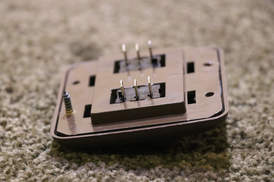 USED BROWN LOUNGE / GALLEY 2 SWITCH PANEL RV PARTS FOR SALE RV Components 