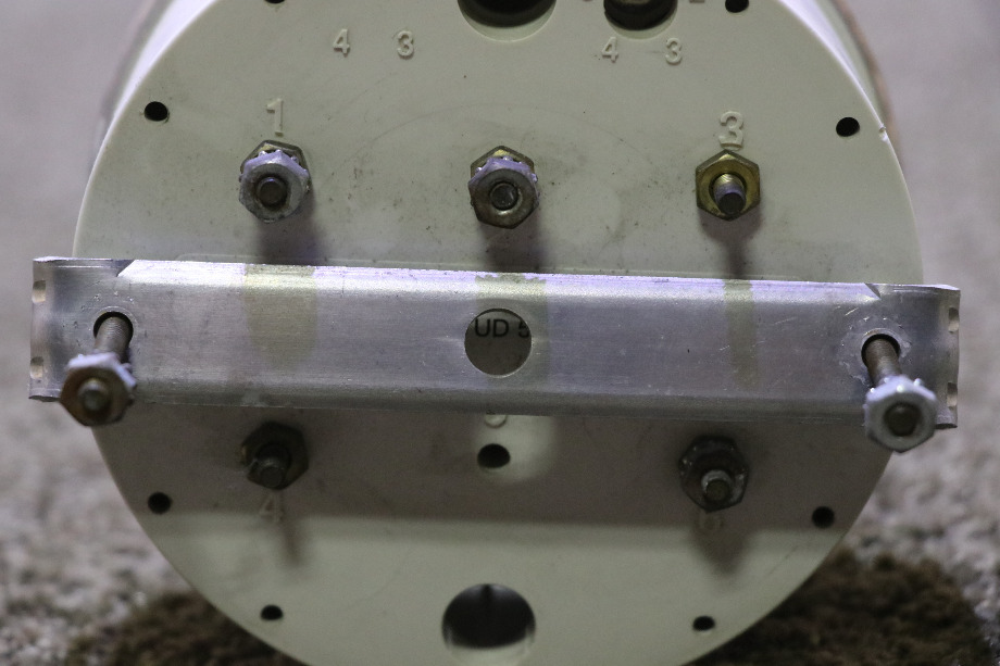 USED MOTORHOME 943980 MONACO TACHOMETER DASH GAUGE FOR SALE RV Components 