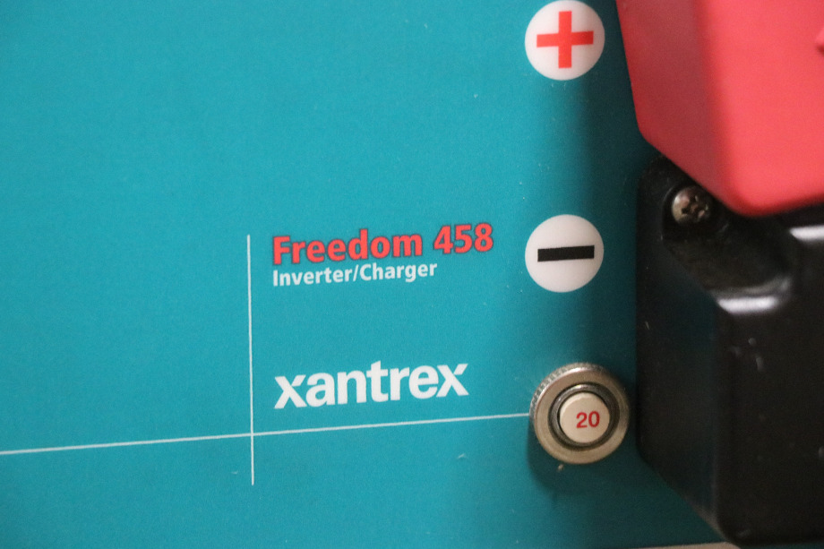 USED 81-1521-12 XANTREX FREEDOM 458 INVERTER CHARGER RV PARTS FOR SALE RV Components 