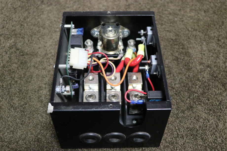USED RV/MOTORHOME POWER GEAR BATTERY CONTROL CENTER 700000 FOR SALE RV Components 