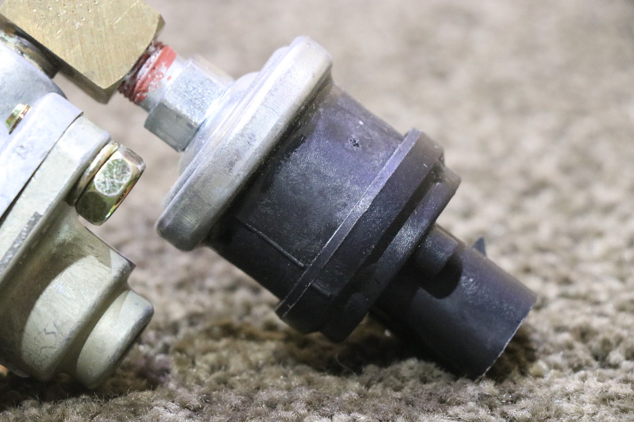 USED MOTORHOME BENDIX 284726 PARKING BRAKE DASH SWITCH FOR SALE RV Components 