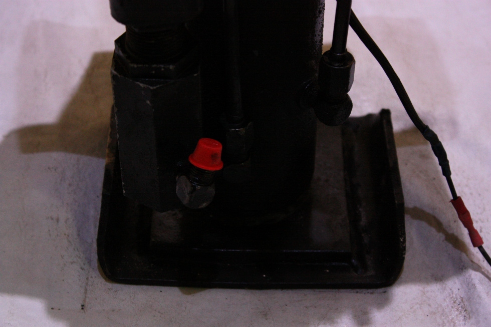 USED HWH LEVELING JACK AP7002 FOR SALE   RV Components 