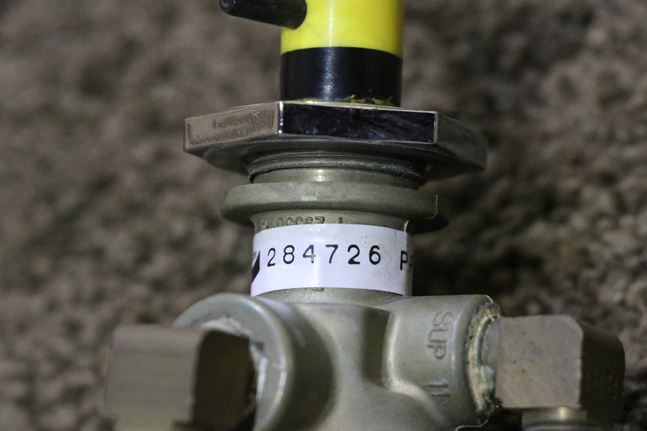 USED RV/MOTORHOME BENDIX PARKING BRAKE SWITCH 284726 FOR SALE RV Components 