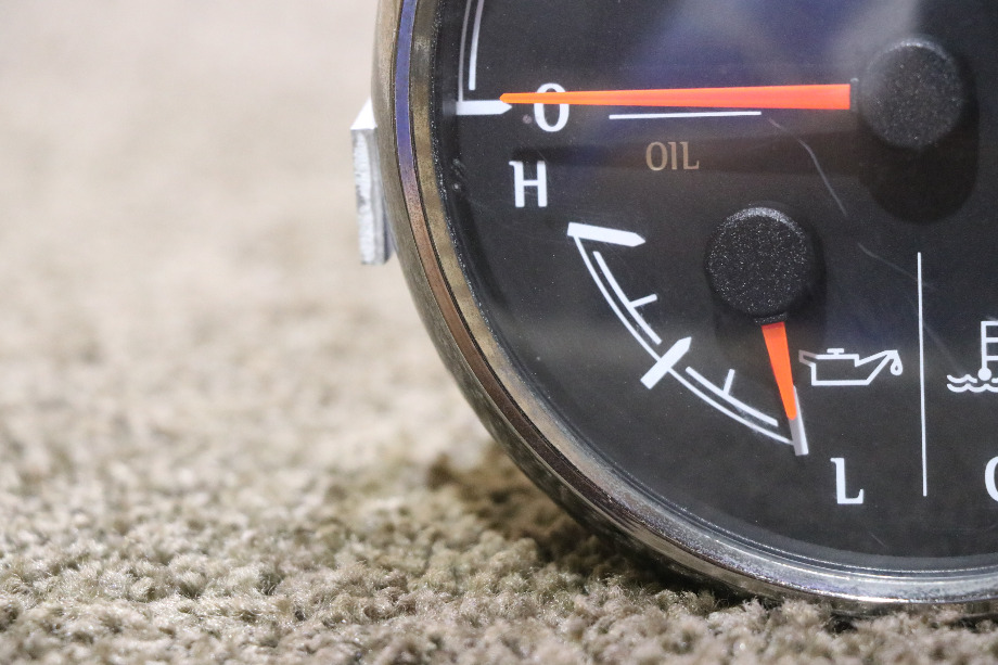 USED 3 IN 1 TACH / OIL / ENGINE DASH GAUGE 8640-40001-29 DASH GAUGE RV/MOTORHOME PARTS FOR SALE RV Components 