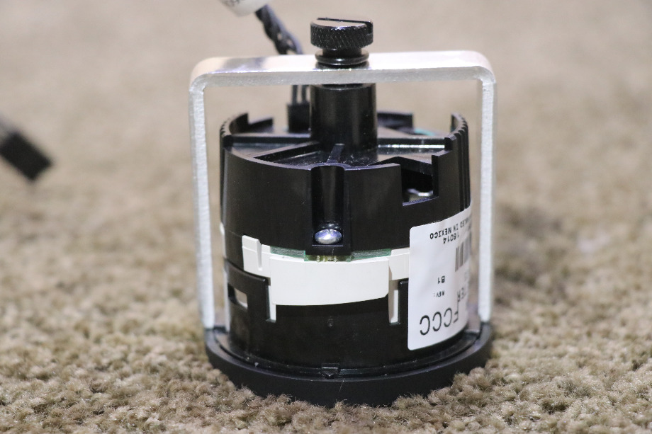 USED MOTORHOME FREIGHTLINER W22-00007-028 VOLTS DASH GAUGE FOR SALE RV Components 