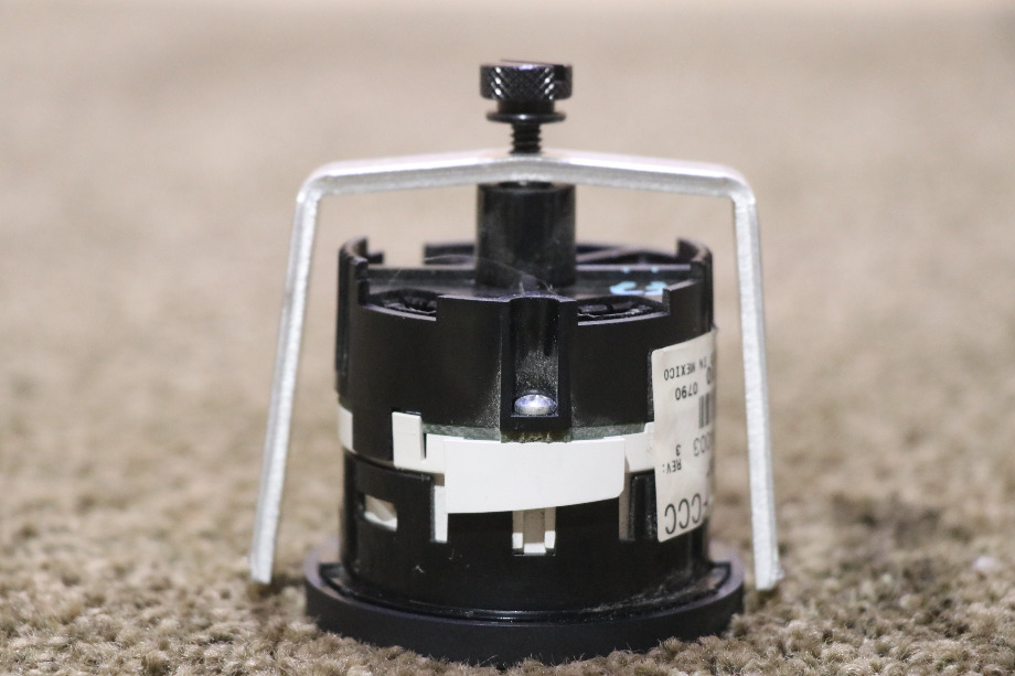 USED MOTORHOME FREIGHTLINER W22-00007-010 VOLT DASH GAUGE FOR SALE RV Components 