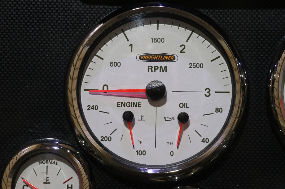 USED RV/MOTORHOME COMPLETE FREIGHTLINER DASH GAUGE CLUSTER FOR SALE RV Components 