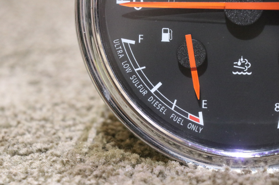 USED MOTORHOME FREIGHTLINER W22-00012-035 3 IN 1 TACH / FUEL / VOLT DASH GAUGE FOR SALE RV Components 