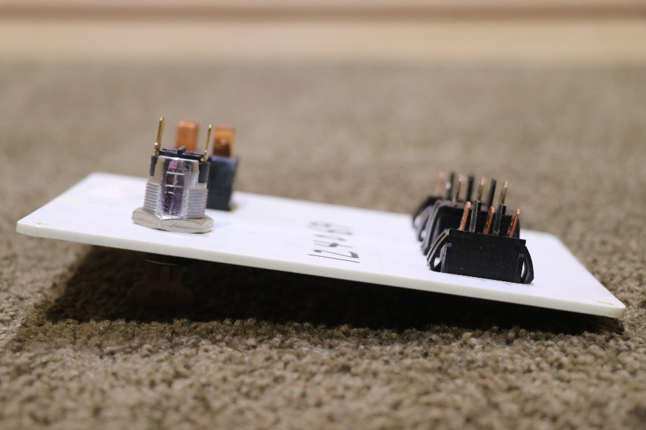 USED WATER HEATER / SLIDEOUT SWITCH & KEY PANEL DM404 RV/MOTORHOME PARTS FOR SALE RV Components 
