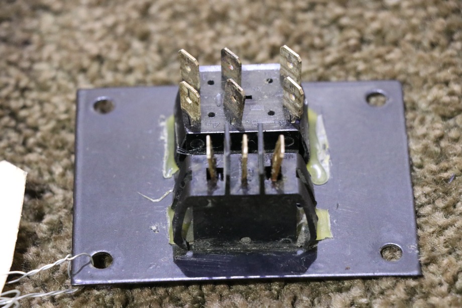 USED RV BEAVER CLOSE OUT / PASS VISOR 2 SWITCH PANEL FOR SAE RV Components 
