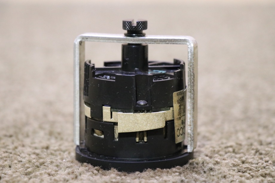 USED RV/MOTORHOME FREIGHTLINER OIL PRESS W22-00005-017 FOR SALE RV Components 