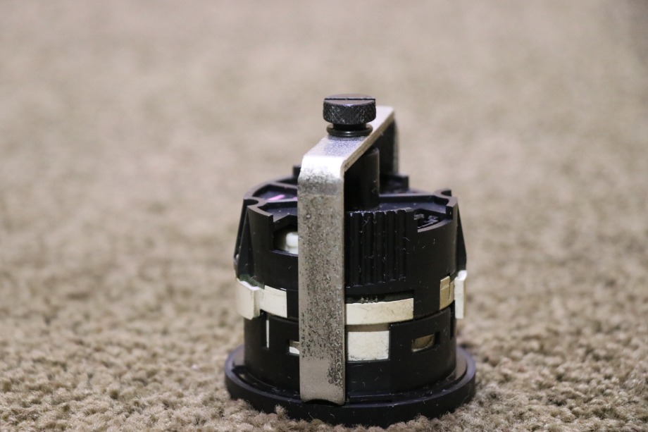 USED RV/MOTORHOME FREIGHTLINER OIL PRESS W22-00005-017 FOR SALE RV Components 