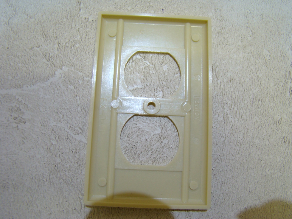 NEW RV/MOTORHOME PLASTIC UNIVERSAL OUTLET PLATE $3.99 FREE SHIPPING RV Accessories 