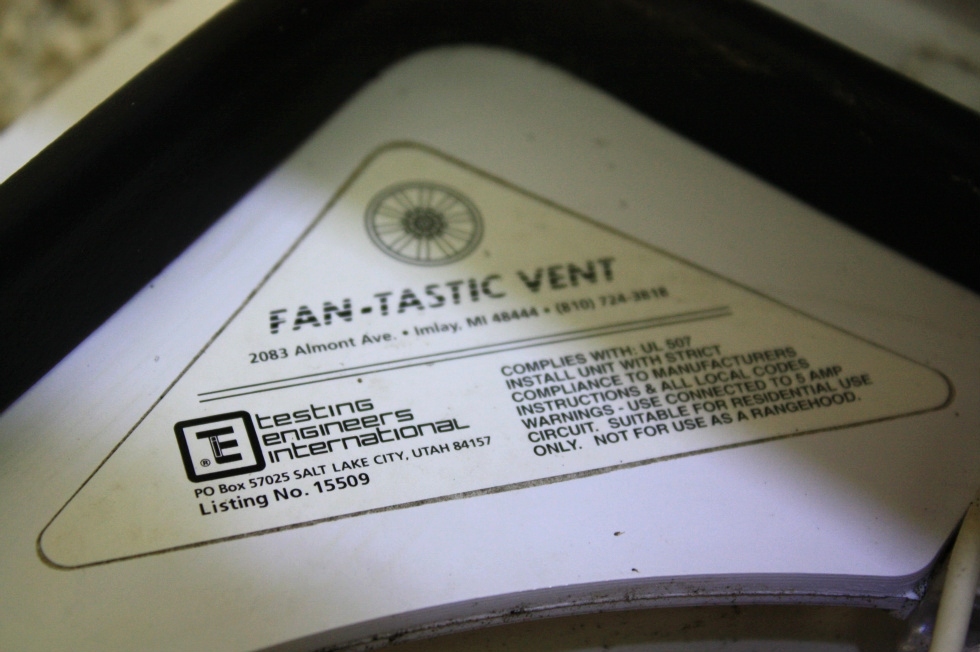 USED WHITE FAN-TASTIC FAN VENT MODEL: 4000BT FOR SALE RV Accessories 